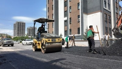 Karak&ouml;pr&uuml; Belediyesi&rsquo;nden Atakent&rsquo;te Sıcak Asfalt Atağı