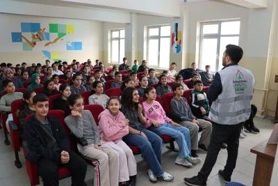 Karak&ouml;pr&uuml;&rsquo;de 10 Bini Aşkın &Ouml;ğrenciye &ldquo;Sıfır Atık&rdquo; ve İklim Eğitimi