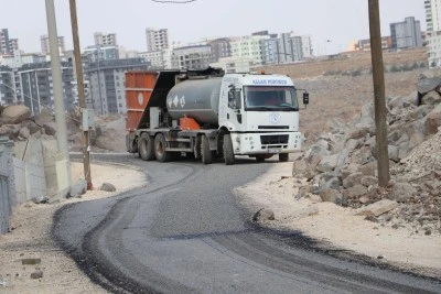Karaköprü’de Sathi Asfalt Çalışmaları Devam Ediyor