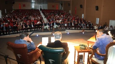 Karak&ouml;pr&uuml;&rsquo;de Şiir Akşamı&rsquo;nda Duygu Dolu Anlar