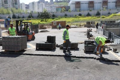 Karak&ouml;pr&uuml;&rsquo;de Yol &Ccedil;alışmaları Hız Kazandı: 12 Ekip Sahada