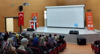 Kur’an Kursu Öğreticilerine P4C Eğitimi