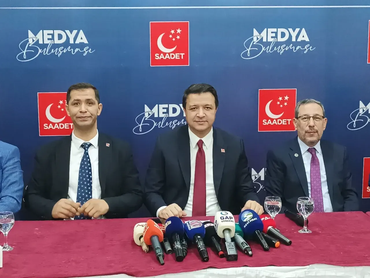 Mahmut Arıkan’dan Şanlıurfa’da Sert Mesajlar: “8 Yılda Her Şey Daha da Kötüye Gitti”