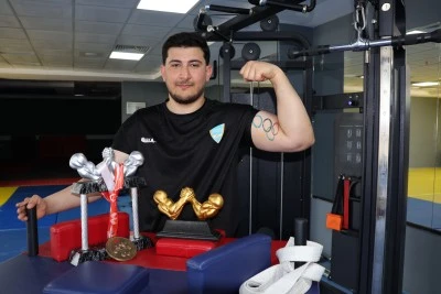 Milli Bilek G&uuml;reş&ccedil;isi Abdulsamet Ocakoğlu&rsquo;nun Hedefi Avrupa Şampiyonluğu