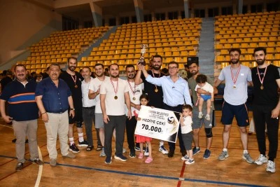 &Ouml;ğretmenler Voleybol Turnuvası Sona Erdi
