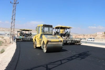 Sanayi Bölgelerini Birbirine Bağlayan Yolda Asfalt Yenileniyor