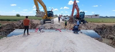 Şanlıurfa B&uuml;y&uuml;kşehir Belediyesi&rsquo;nden Kırsalda Yoğun Yol Mesaisi