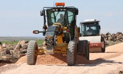  B&uuml;y&uuml;kşehir Belediyesi Siverek Kırsalında 7 Kilometrelik Yol &Ccedil;alışmasını S&uuml;rd&uuml;r&uuml;yor