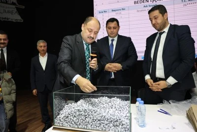 Şanlıurfa B&uuml;y&uuml;kşehir&rsquo;de 90 Personel Alımı Noter Huzurunda Kura ile Belirlendi