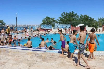 Şanlıurfa'da Çocuklara Ücretsiz Yüzme Kursları Başladı