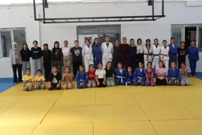 Şanlıurfa&rsquo;da Kız &Ccedil;ocukları Judoya Akın Ediyor! Hem Spor Hem &Ouml;z Savunma