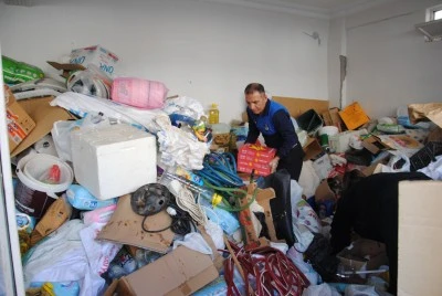 Şanlıurfa&rsquo;da Skandal Depo Baskını: Tonlarca Tarihi Ge&ccedil;miş Gıda Toplatıldı