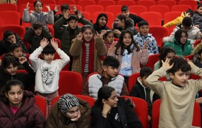 Şanlıurfa&rsquo;da Yetim &Ccedil;ocuklara Karne Sevinci