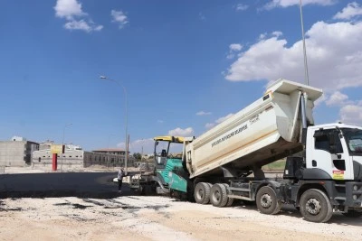 Şehit Cuma U&ccedil;ar Caddesi'nde Sıcak Asfalt &Ccedil;alışmaları Başladı