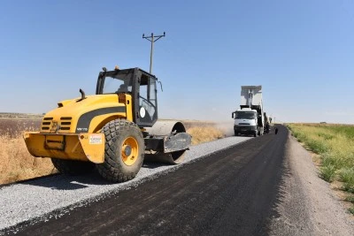 Siverek'te 10 Kırsal Mahallede Yol &Ccedil;alışmaları Devam Ediyor