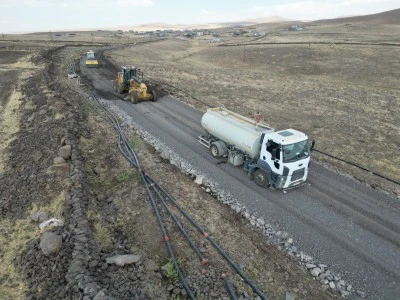 Siverek’te 13 Kilometrelik Grup Yolu Beton Yol Oluyor
