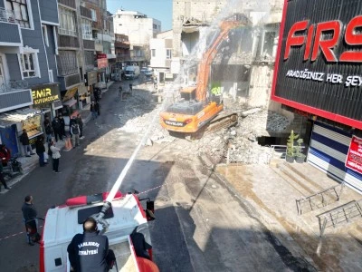 SSK Caddesi&rsquo;nde Yol Genişletme &Ccedil;alışmaları S&uuml;r&uuml;yor
