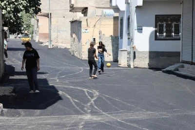 Suruç Tilal Caddesi’nde Sıcak Asfalt Çalışmaları Başladı  