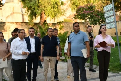 Vali Şıldak’tan Balıklıgöl ve Tarihi Çarşıya Ziyaret: Hijyen ve Kalite Standartlarını Yükseltiyoruz