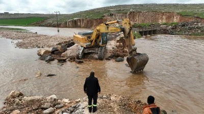 Viranşehir&rsquo;de Selin Yaraları Sarılıyor: Kırsal Yollar Yeniden A&ccedil;ılıyor