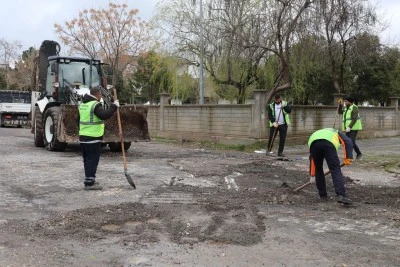 Viranşehir&rsquo;de Yağış Sonrası Yol Onarım Seferberliği